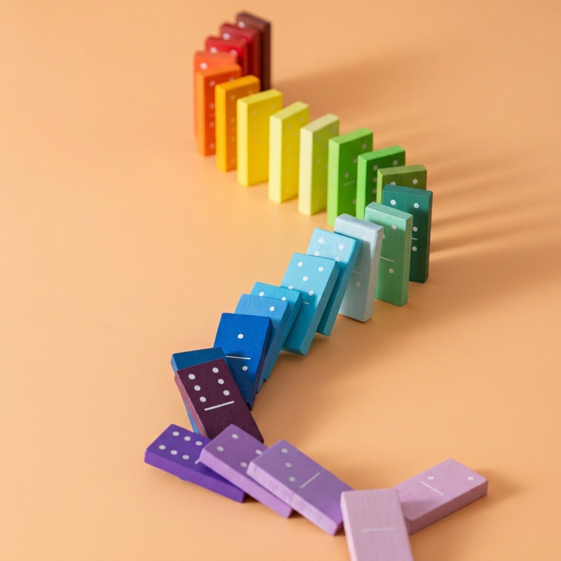 BUNTE DOMINO-STEINE AUS HOLZ